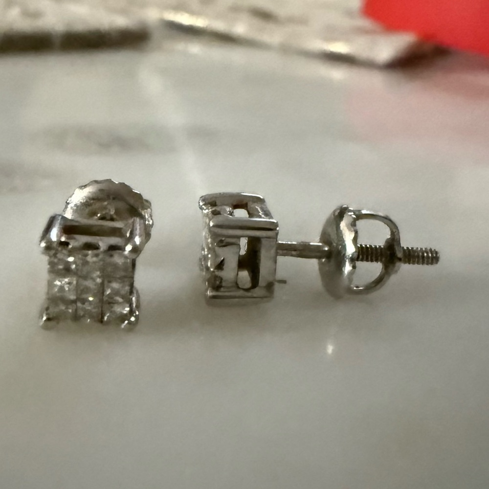 Elegant White Gold and Diamond Stud Earrings